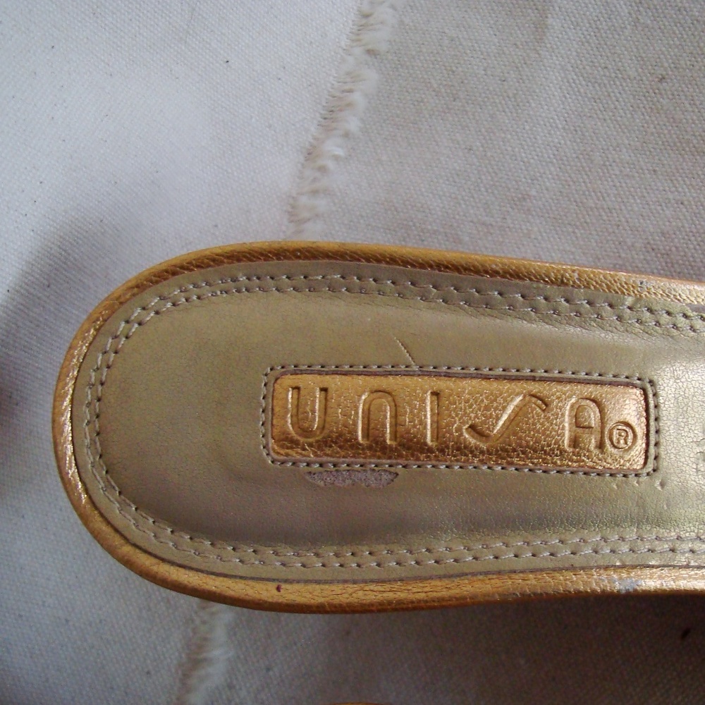 Gold leather low heel wedge mules - Picture 5 of 5